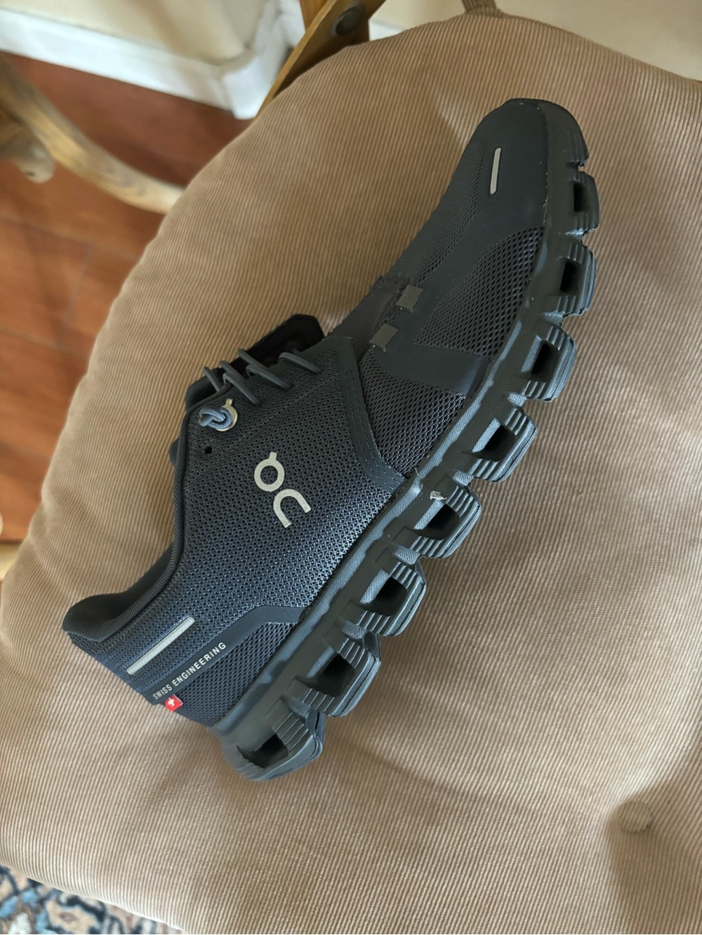 New On Cloud Running Shoes- Black
